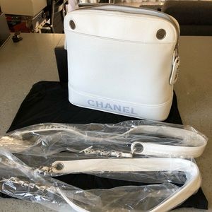 LTD ED CHANEL WHITE CHAIN STRAP TOTE